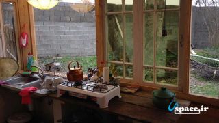نمای آشپز کلبه های اقامتگاه بوم گردی مریم گُلِی-روستای جاده کنار-استان گیلان